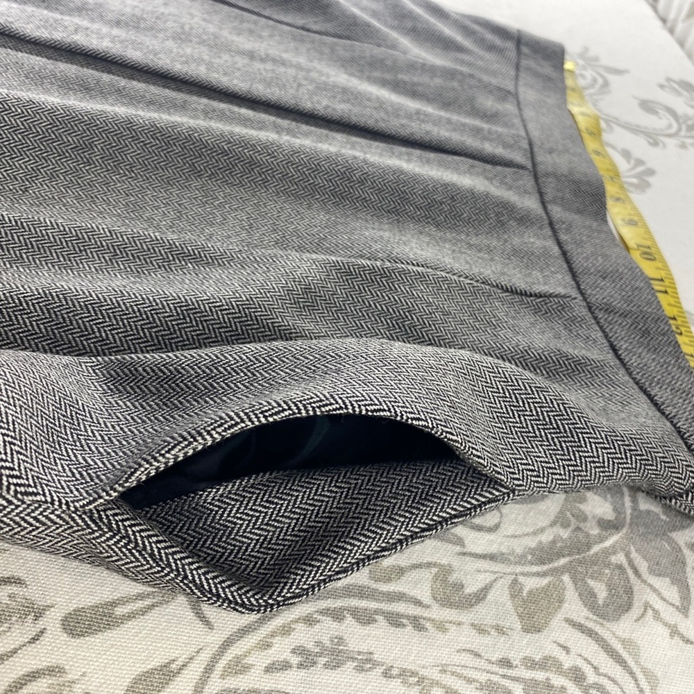 Brooks‎ Brothers Tweed Skirt
Womens 12 Black & White Pleated
Office/Business - Picture 4 of 8